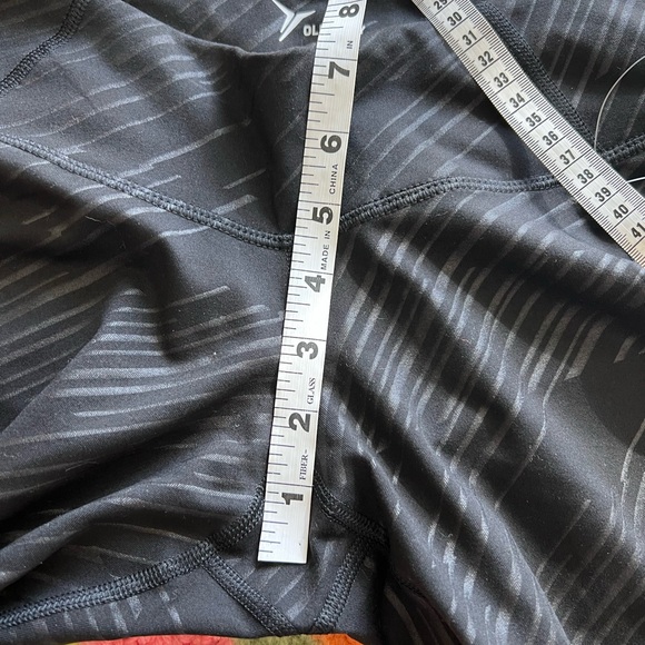 Old Navy Active  3/4 Leggings Go-Dry Black - Picture 8 of 10